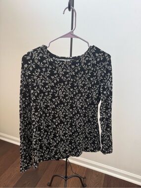 croft & barrow Black Long-Sleeve Floral Print Tee